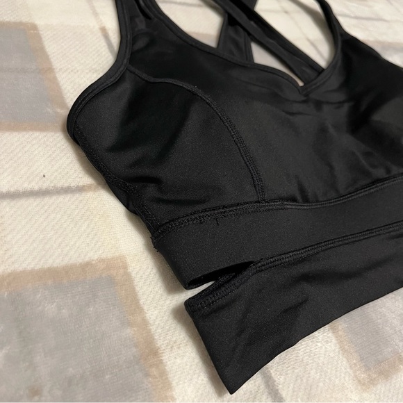 Calvin Klein Performance Sports Bra with Mesh Straps and Cut-outs Size Large - Picture 2 of 6